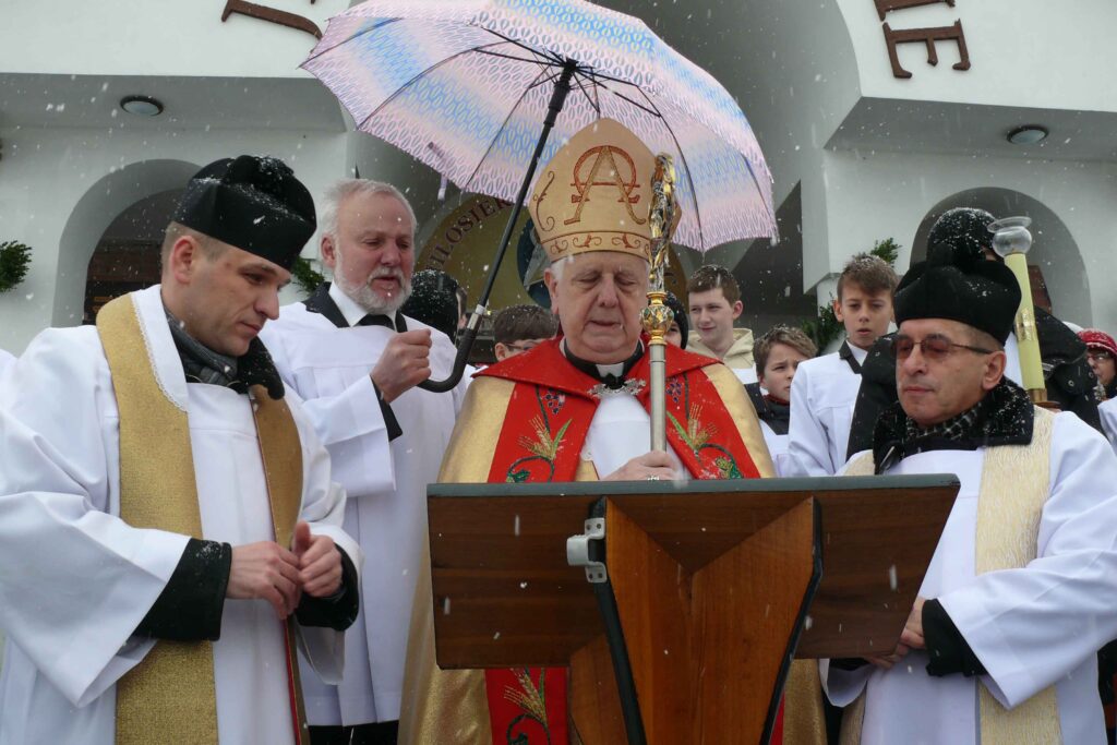 Otwarcie Bramy Miłosierdzia w parafii pw. Miłosierdzia Bożego w Kraśniku