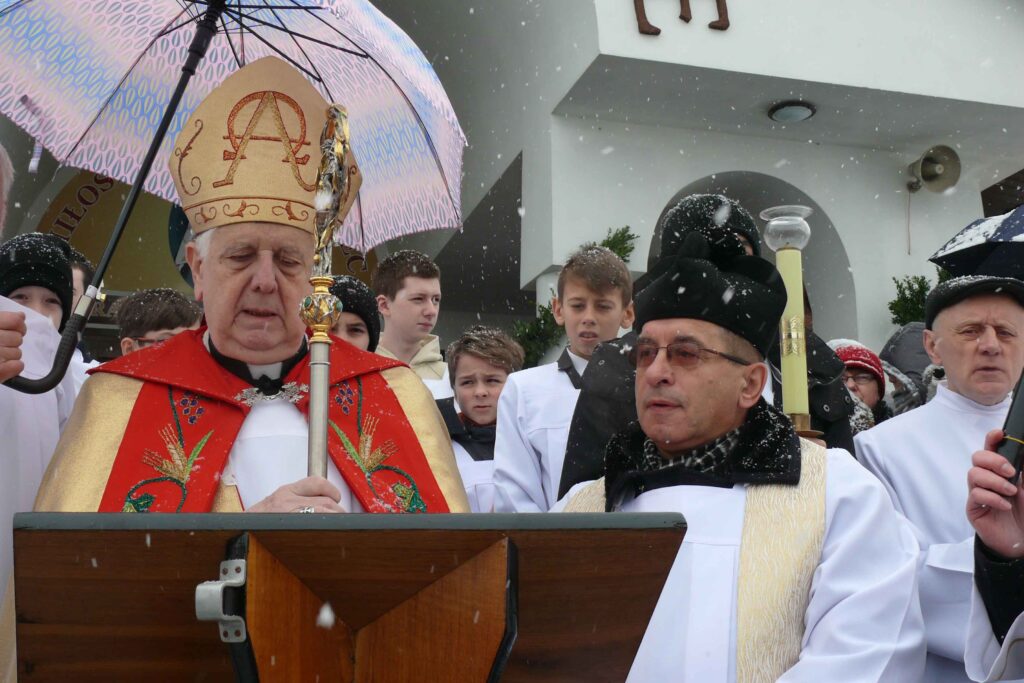 Otwarcie Bramy Miłosierdzia w parafii pw. Miłosierdzia Bożego w Kraśniku