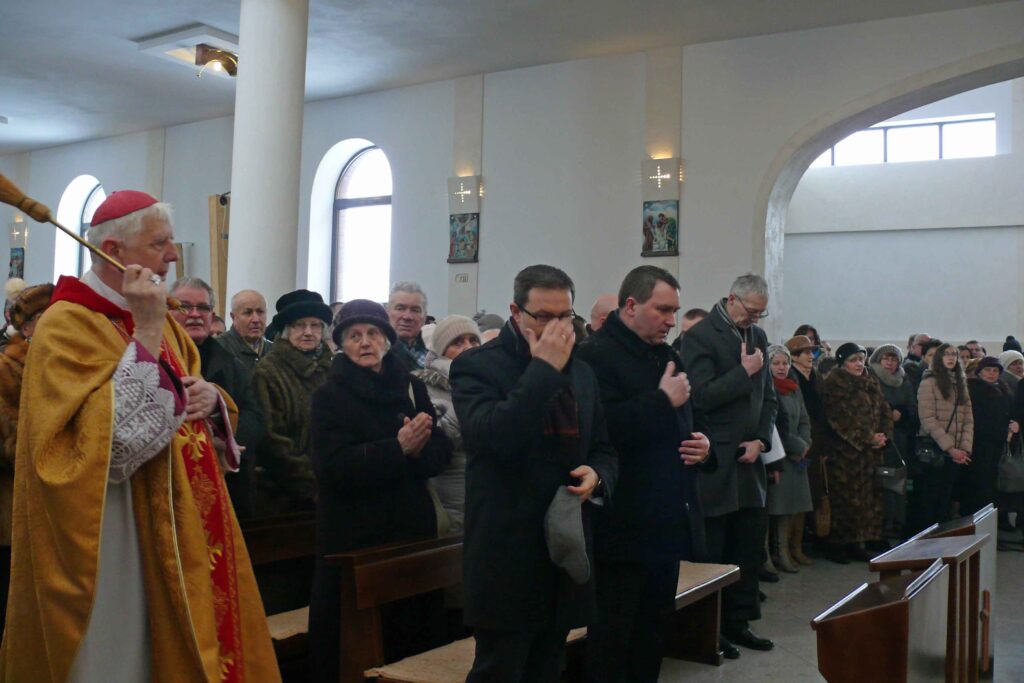 Otwarcie Bramy Miłosierdzia w parafii pw. Miłosierdzia Bożego w Kraśniku