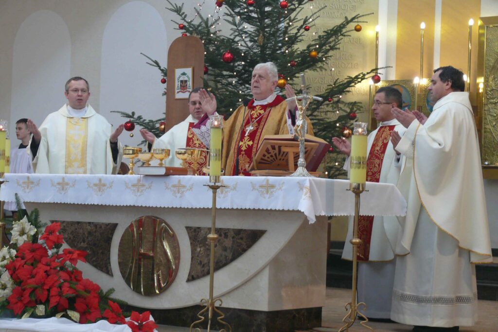 Otwarcie Bramy Miłosierdzia w parafii pw. Miłosierdzia Bożego w Kraśniku
