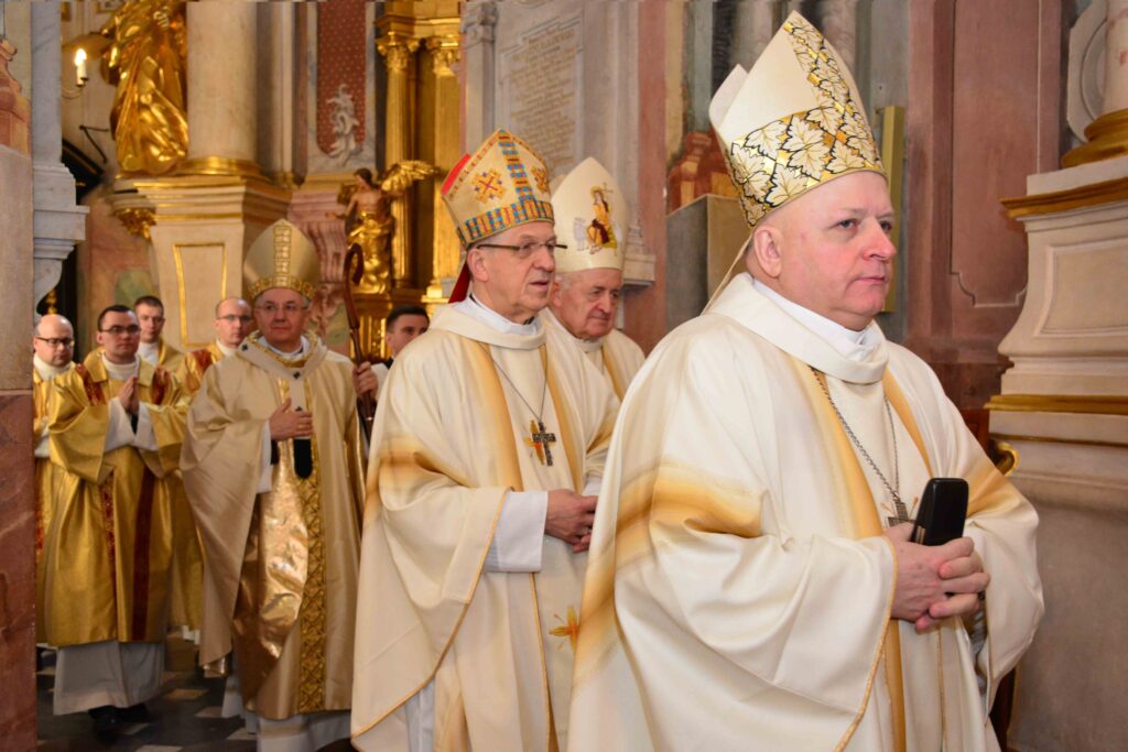 Msza Krzyżma i odnowienie przyrzeczeń kapłańskich w Archikatedrze Lubelskiej