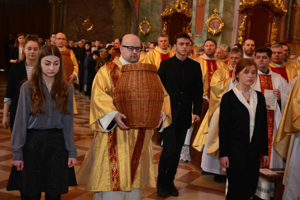 Msza Krzyżma i odnowienie przyrzeczeń kapłańskich w Archikatedrze Lubelskiej