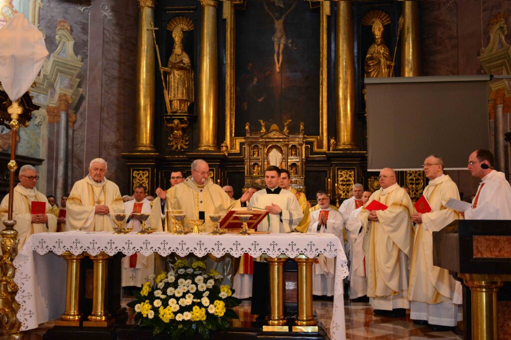 Msza Krzyżma i odnowienie przyrzeczeń kapłańskich w Archikatedrze Lubelskiej