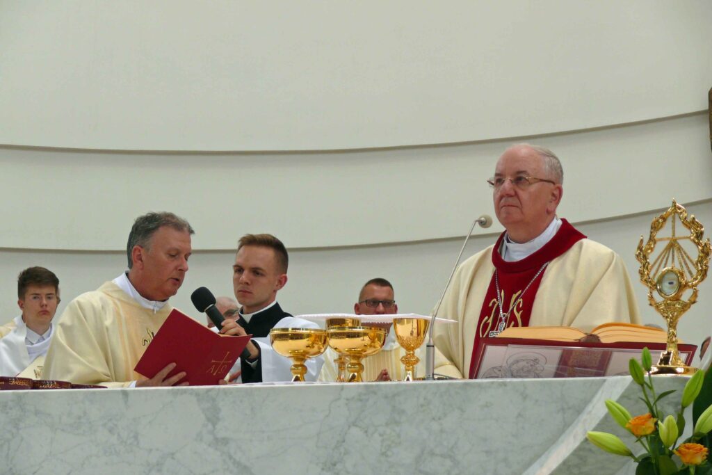 Zawierzenie archidiecezji lubelskiej Bożemu Miłosierdziu - Łagiewniki 2016