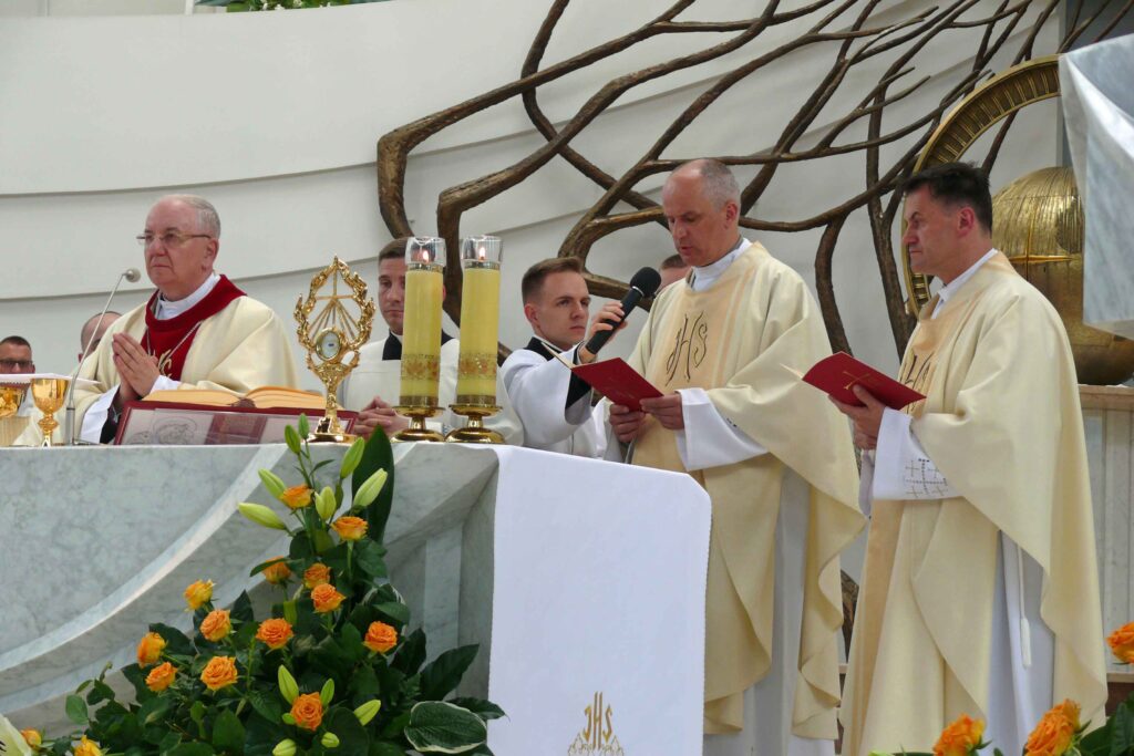 Zawierzenie archidiecezji lubelskiej Bożemu Miłosierdziu - Łagiewniki 2016