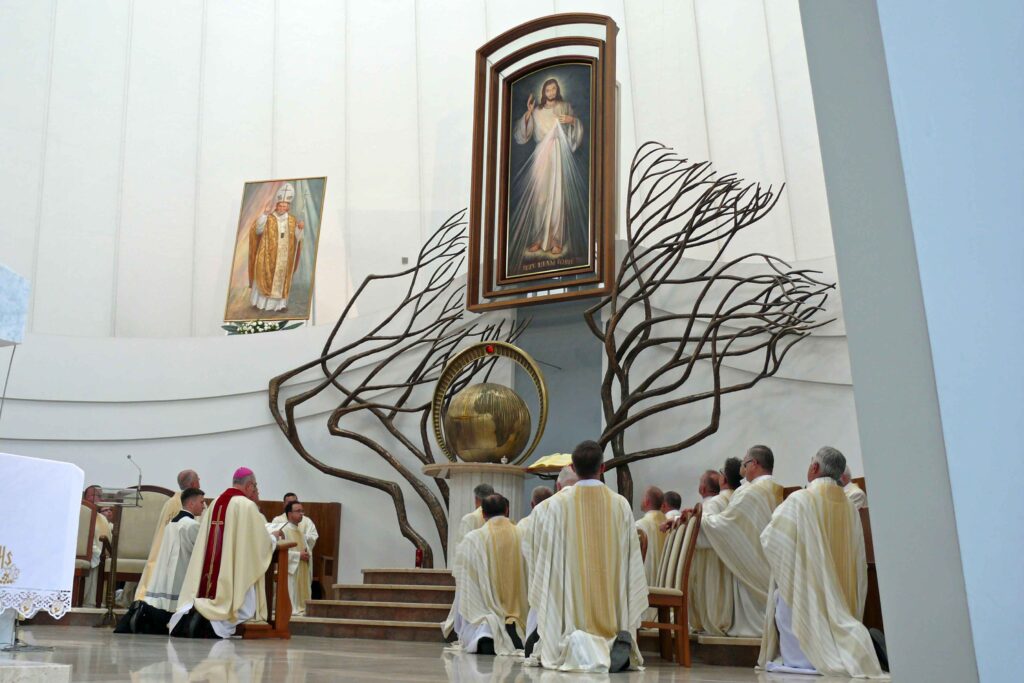 Zawierzenie archidiecezji lubelskiej Bożemu Miłosierdziu - Łagiewniki 2016