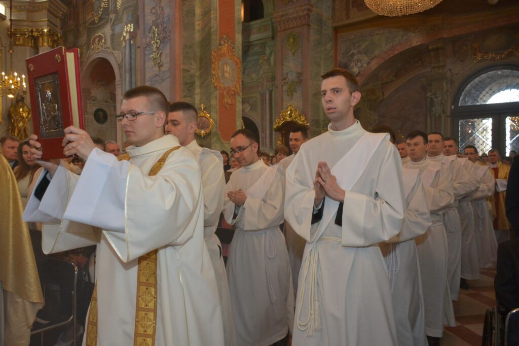 Dwunastu nowych kapłanów lubelskiej archidiecezji