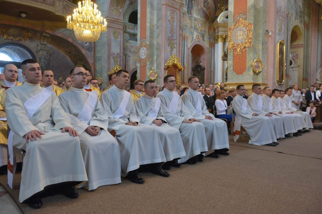Dwunastu nowych kapłanów lubelskiej archidiecezji