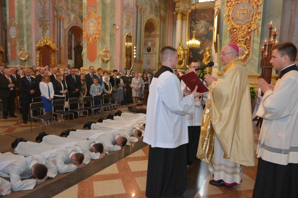 Dwunastu nowych kapłanów lubelskiej archidiecezji