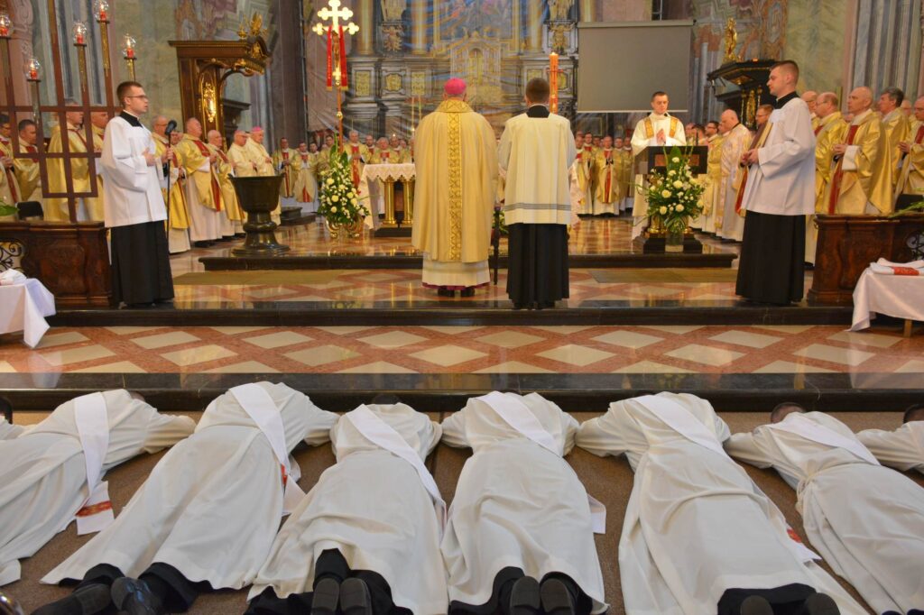 Dwunastu nowych kapłanów lubelskiej archidiecezji