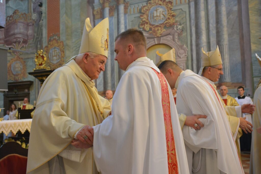 Dwunastu nowych kapłanów lubelskiej archidiecezji