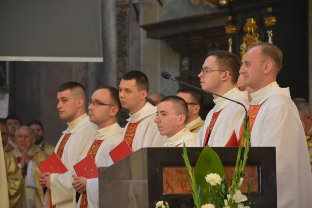 Dwunastu nowych kapłanów lubelskiej archidiecezji