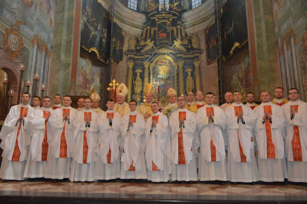 Dwunastu nowych kapłanów lubelskiej archidiecezji
