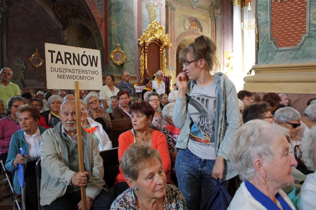 Niewidomi i słabowidzący pielgrzymi u MB Płaczącej - relacja
