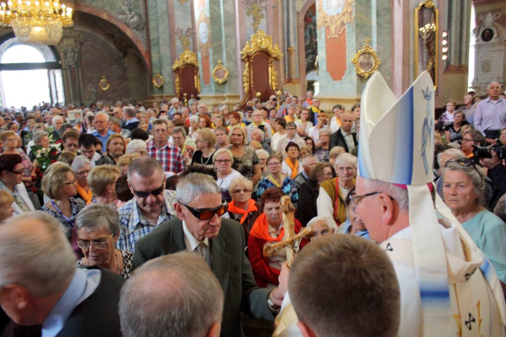 Niewidomi i słabowidzący pielgrzymi u MB Płaczącej - relacja
