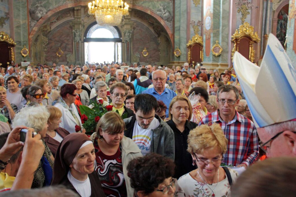Niewidomi i słabowidzący pielgrzymi u MB Płaczącej - relacja