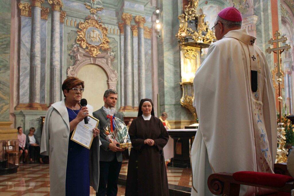 Niewidomi i słabowidzący pielgrzymi u MB Płaczącej - relacja