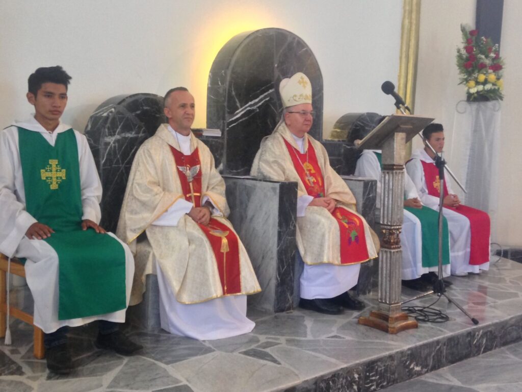 Abp Stanisław Budzik u misjonarzy w Ekwadorze