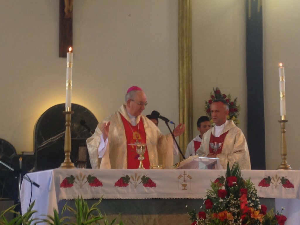Abp Stanisław Budzik u misjonarzy w Ekwadorze