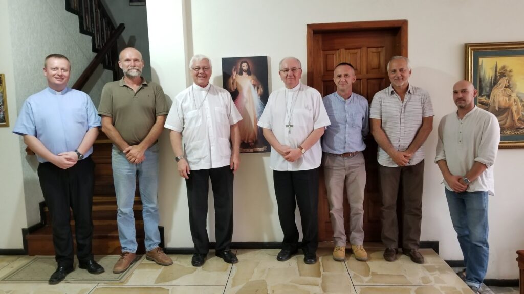 Abp Stanisław Budzik u misjonarzy w Ekwadorze