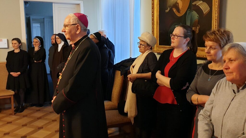 Misyjni kolędnicy w gościnie u Arcybiskupa Stanisława Budzika