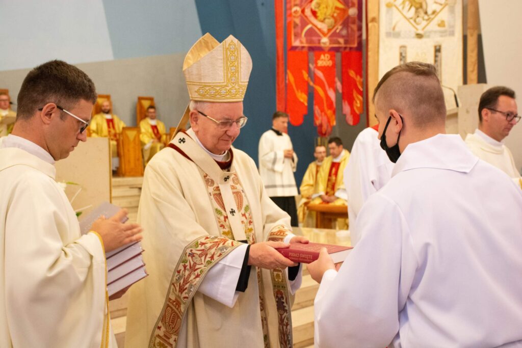 Błogosławieństwo nowych lektorów z archidiecezji u św. Józefa w Lublinie