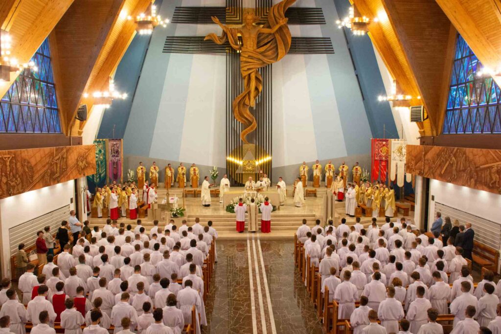 Błogosławieństwo nowych lektorów z archidiecezji u św. Józefa w Lublinie