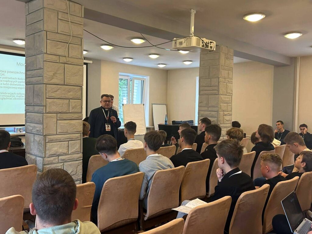 Rozpoczęła się kolejna edycja kursu ceremoniarzy parafialnych
