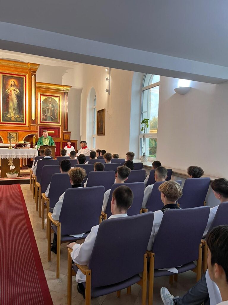 Rozpoczęła się kolejna edycja kursu ceremoniarzy parafialnych