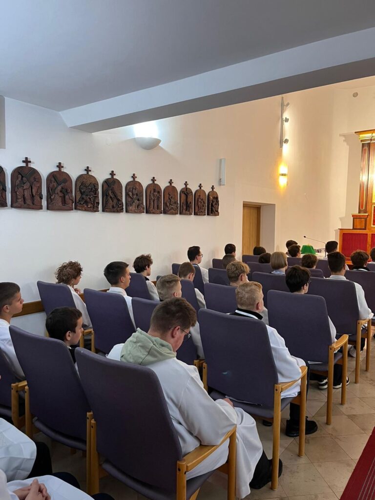 Rozpoczęła się kolejna edycja kursu ceremoniarzy parafialnych