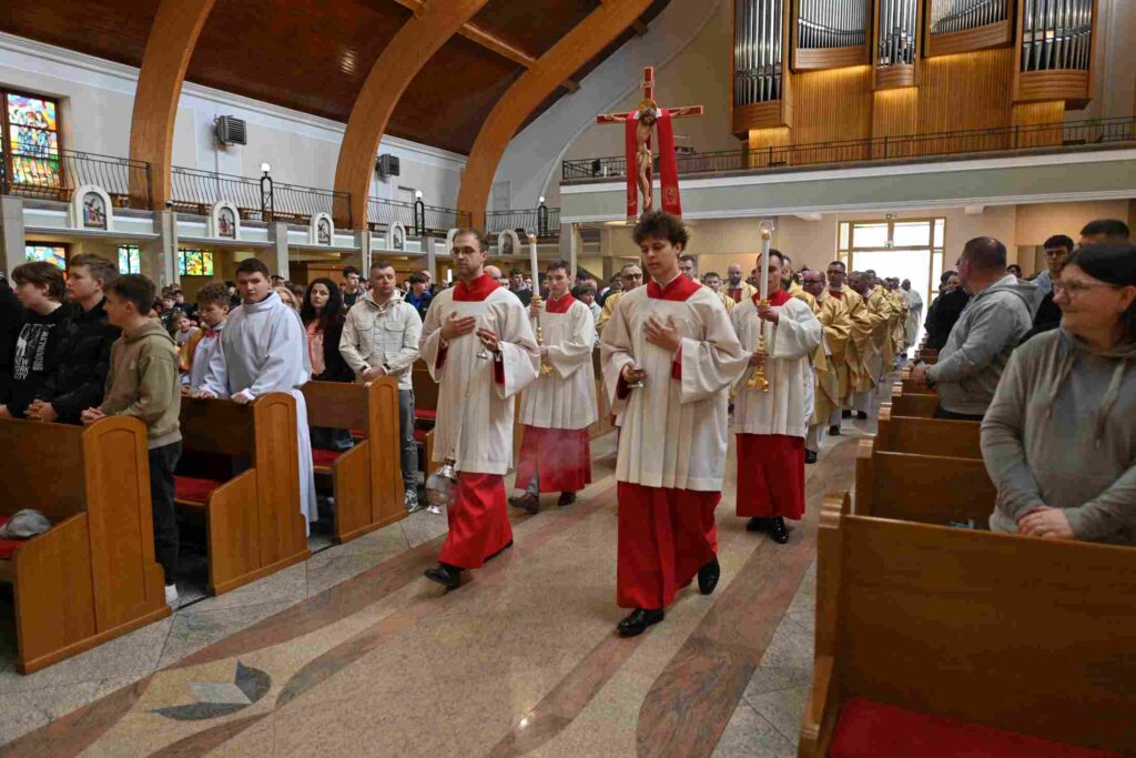 Zwycięzcy XVI Mistrzostw Archidiecezji Lubelskiej LSO w halową piłkę nożną
